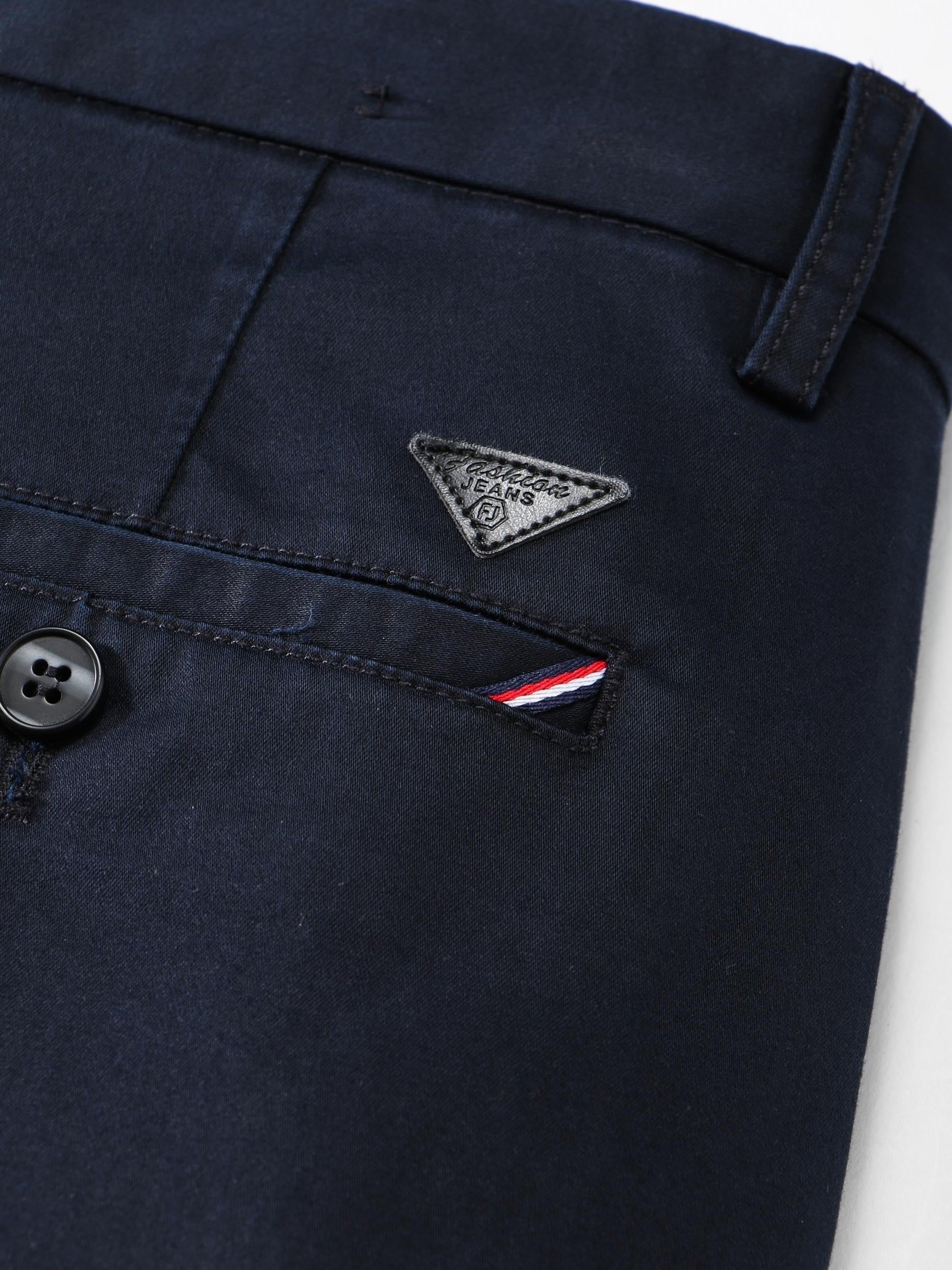 Pantalón clásico ligeramente elástico para hombre