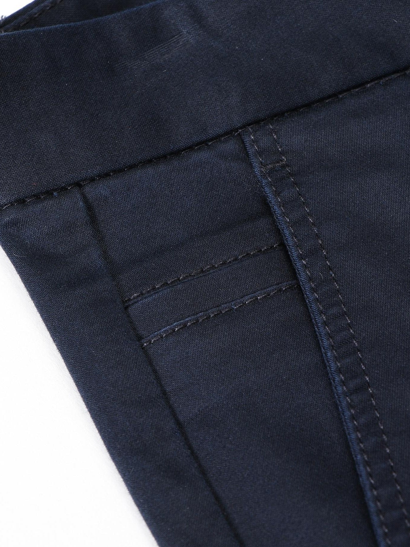 Pantalón clásico ligeramente elástico para hombre