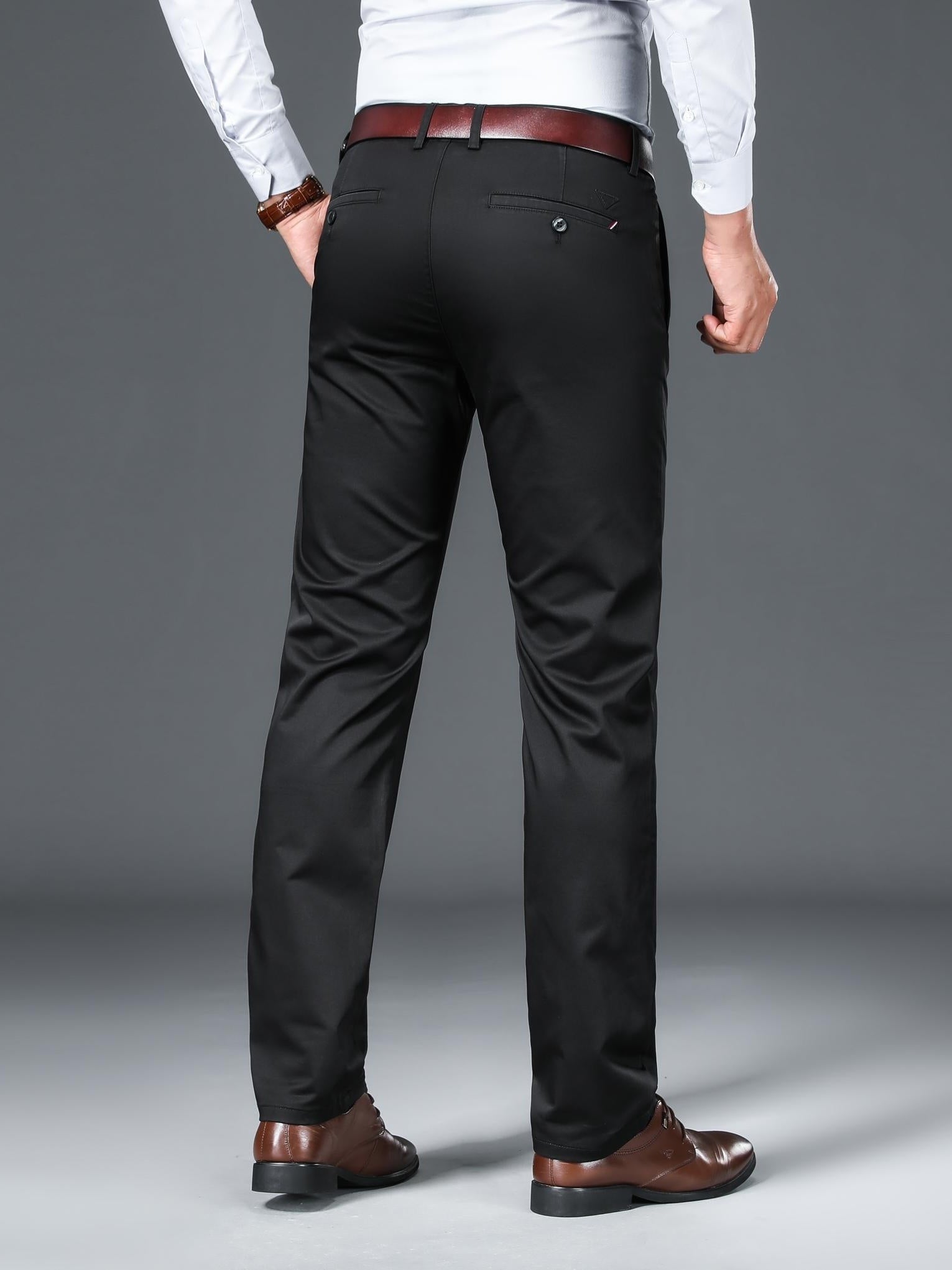 Pantalón clásico ligeramente elástico para hombre